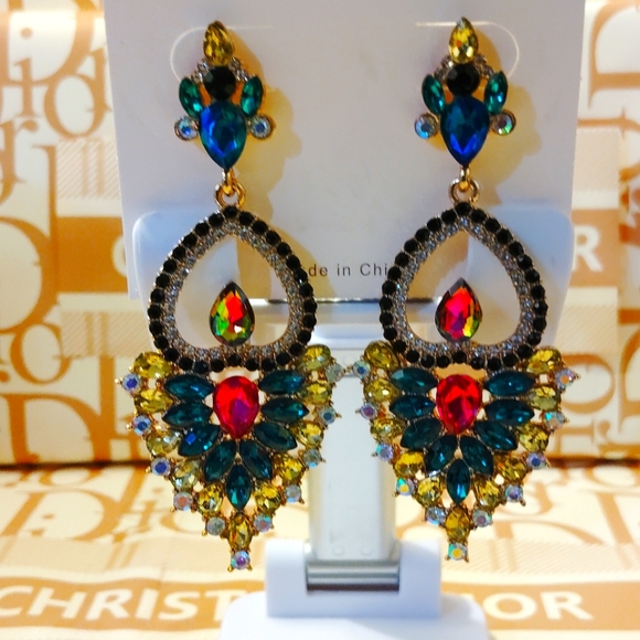 Elegant Multicolor Drop Earrings - Picture 2 of 9